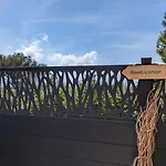L'instant - Bord De - Avec Grand Jardin à La Capte * Hyères