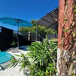 L'instant - Bord De - Avec Grand Jardin à La Capte Hyères