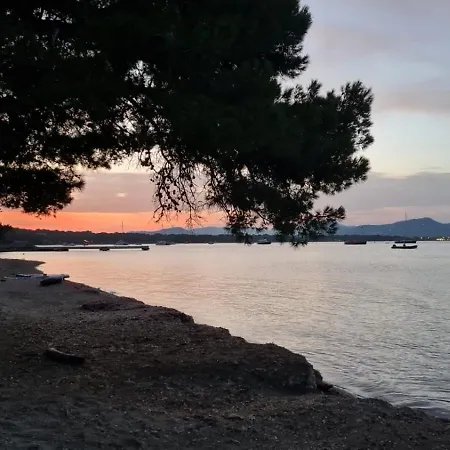 L'instant - Bord De - Avec Grand Jardin A La Capte Lägenhet *