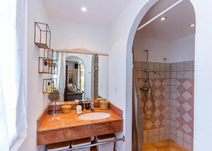 L'instant - Bord De - Avec Grand Jardin A La Capte Hyères