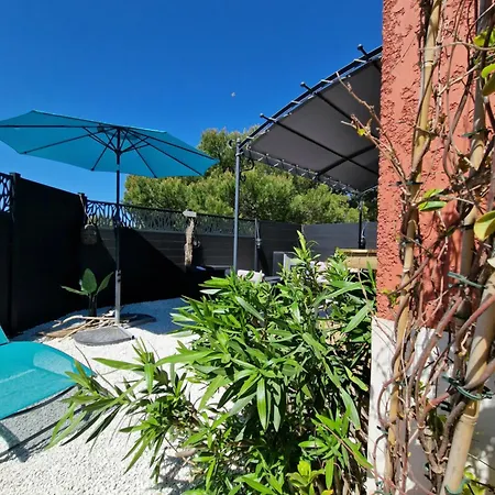 L'instant - Bord De - Avec Grand Jardin A La Capte Hyeres