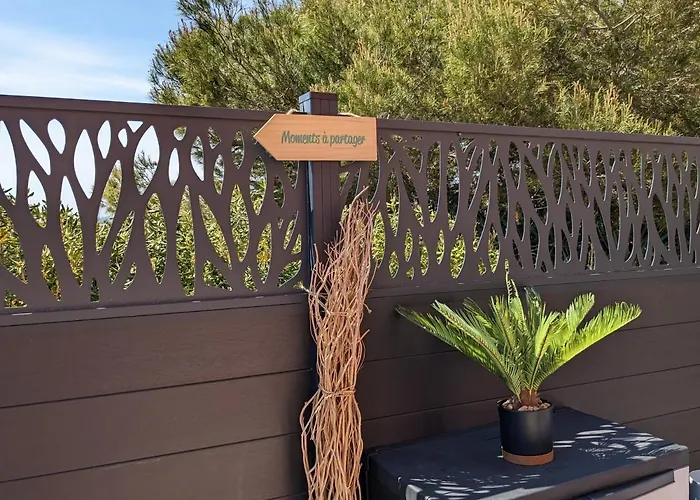 L'instant - Bord De - Avec Grand Jardin A La Capte Hyeres