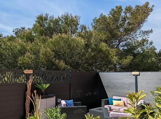 L'instant - Bord De - Avec Grand Jardin A La Capte Hyeres